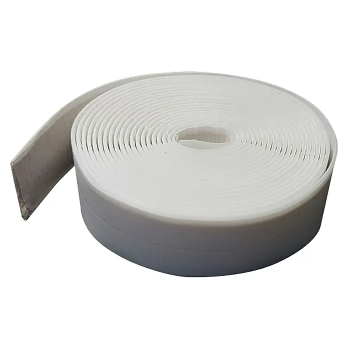 Abdichtband - 3,5 m x 26 mm, Grün - Eine Rolle selbstklebendes Dichtungsband, ideal für Bad und Küche, um Fugen sauber und wasserdicht zu halten.