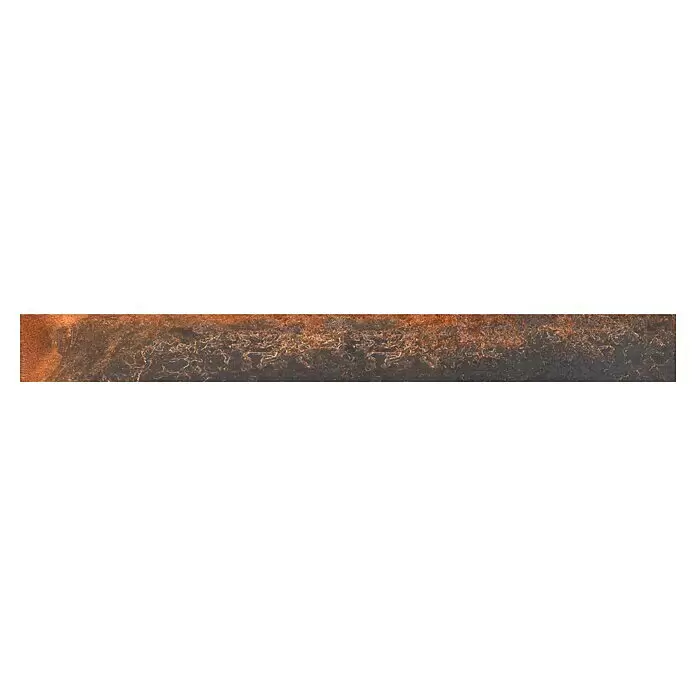 Sockelfliese Oxyde - 7 x 60 cm, Anthrazit, Glänzend - Rustikale, verwitterte Metalloberfläche in Braun-, Orange- und Schwarztönen mit hellen, wirbelnden Mustern.