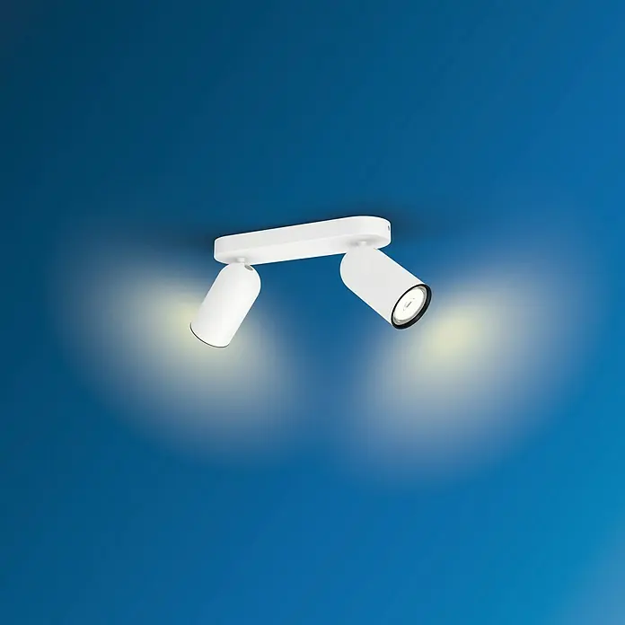 Philips Regleta Pongee - 10 W, L x An x Al: 8,2 x 24 x 12,2 mm, Blanco, GU10, 2 ud. - Moderna lámpara de techo blanca con dos focos, que emiten una luz brillante y enfocada, ideal para interiores elegantes.
