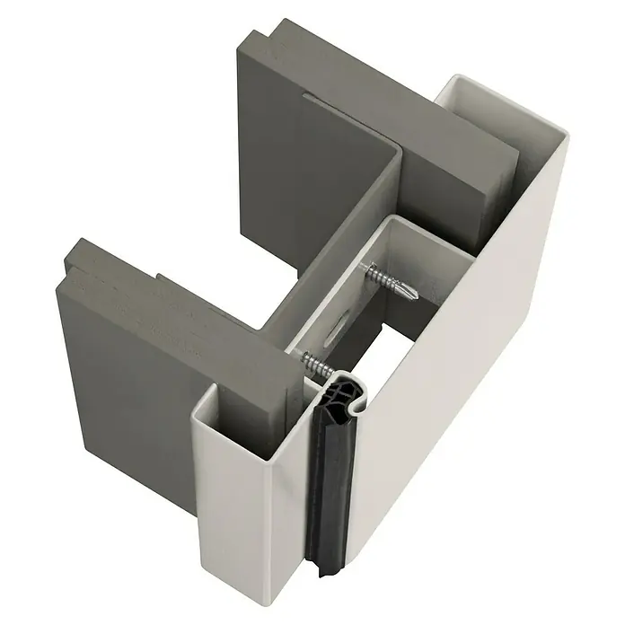 Hörmann Stahlzarge - 625 x 2.000 mm, Wandstärke: 75 mm - Detailansicht eines Türrahmens mit Dichtung und Schrauben, isoliert vor schwarzem Hintergrund. Die Konstruktion ist präzise und hochwertig.