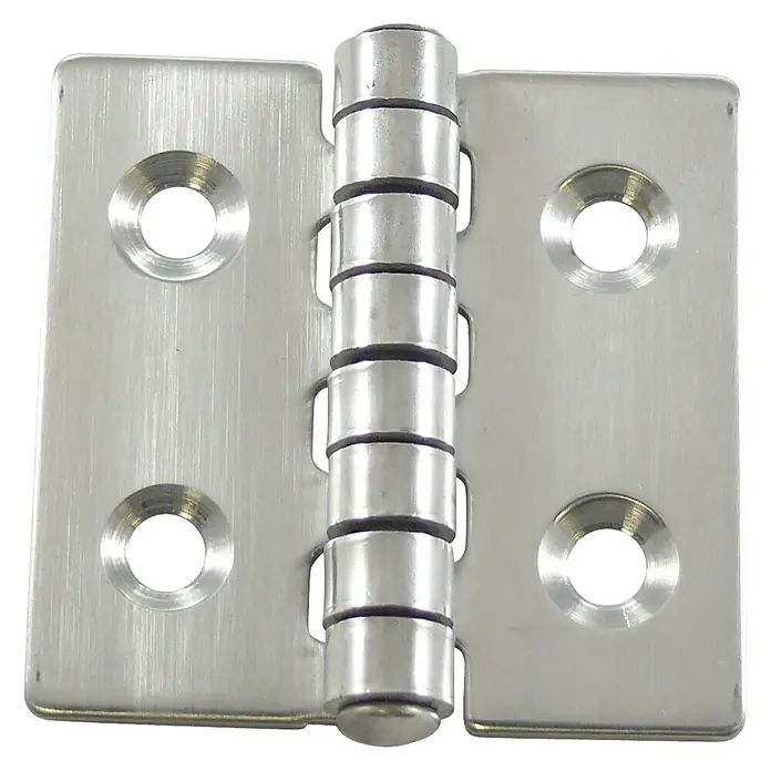 Marinetech Scharnier - L x B: 40 x 40 mm, Edelstahl, Stahlsorte: A2 - Nahaufnahme eines Türbandes aus Metall mit sichtbaren Schraubenlöchern und beweglichem Scharnier für Türen und Möbel.
