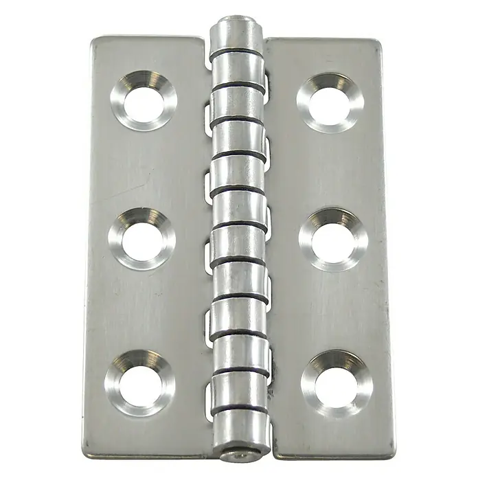 Marinetech Scharnier - L x B: 40 x 60 mm, Edelstahl, Stahlsorte: A2 - Nahaufnahme eines glänzenden Türbandes aus Edelstahl mit sechs Löchern für Schrauben.