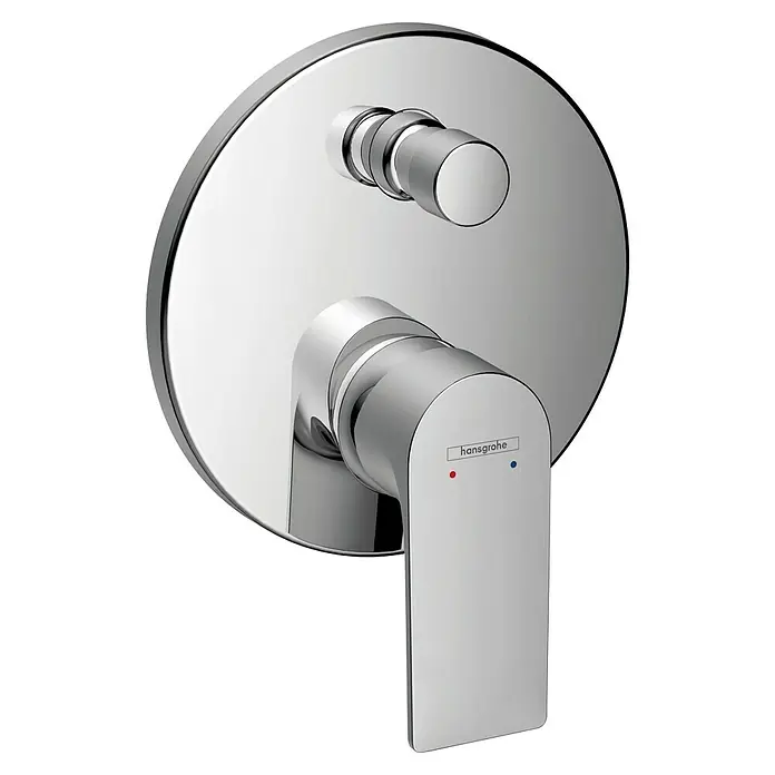 Hansgrohe Rebris E UP-Badewannenarmatur - Chrom, Durchflussmenge: 25,6 l/min - Nahaufnahme einer Hansgrohe Armatur, modern designt mit Chromoberfläche und separatem Temperaturregler.