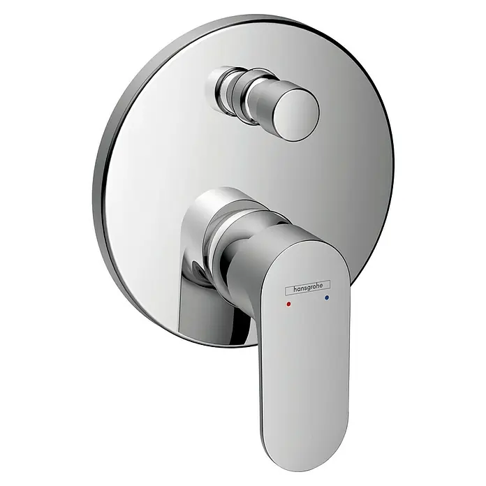 Hansgrohe Rebris S UP-Badewannenarmatur - Chrom, Glänzend - Nahaufnahme einer glänzenden Hansgrohe Armatur mit Hebel und Temperaturregler auf schwarzem Hintergrund.