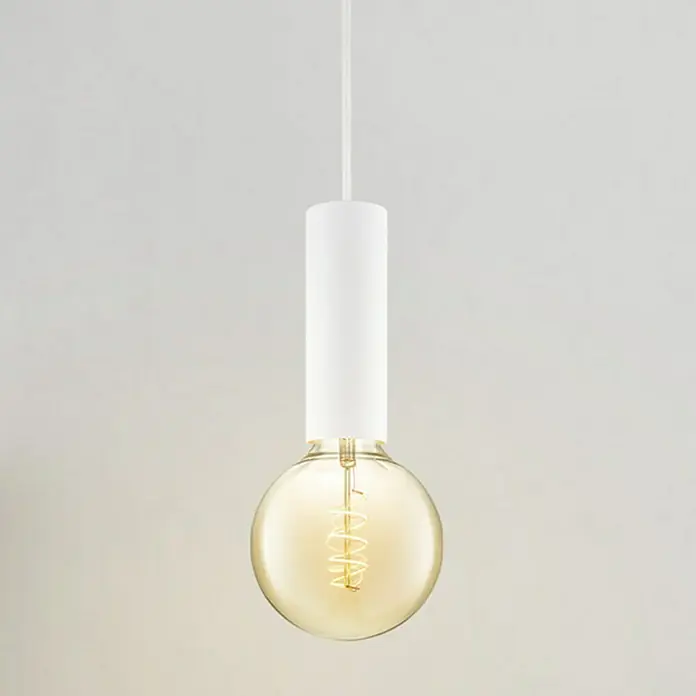 Home Sweet Home Pendelleuchte Saga - Weiß, 120 cm, 10 W, E27 - Minimalistische Pendelleuchte mit einer runden Glühbirne und einem schlanken, weißen Zylinderdesign. Warmes Licht für stilvolle Beleuchtung.