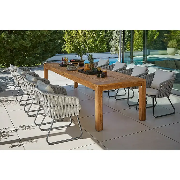 Sunfun Gartenmöbel-Set Laura/Maja - 9 -tlg., Akazie/Stahl/Seilgeflecht, Braun/Grau/Beige - Einladender Essbereich im Freien mit einem Holztisch und acht stilvollen Stühlen mit grauen Seilrückenlehnen.