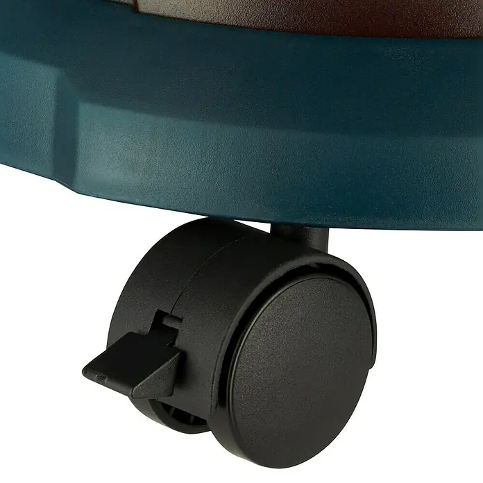 Bosch Professional AMPShare 18V Akku-Nass-Trockensauger GAS 18V-10 L Kit - 18 V, Ohne Akku, Behältervolumen: 10 l - Eine Nahaufnahme eines schwarzen Rades mit Bremse an einem blauen Staubsauger. Das Rad ist rund und hat eine glatte Oberfläche.