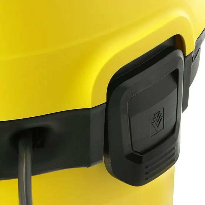 Kärcher Elektro-Nass- & Trockensauger WD 3 P V-17/4/20 Extension1.000 W, 17 l, 9 -tlg. - Detailaufnahme eines gelben Kärcher Staubsaugers mit schwarzem Verschluss und Stromkabel.