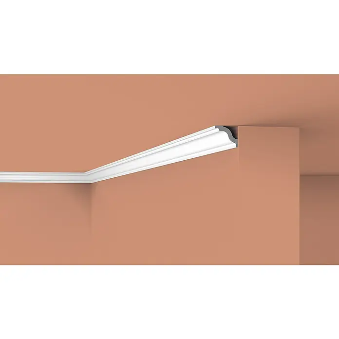 Nmc Decoflair Zierprofil Deckenleiste D7 - 2 m x 45 mm x 40 mm, Extrudiertes Polystyrol (XPS) - Nahaufnahme einer Stuckaturleiste, die elegant die Wand- und Deckenkanten eines Raumes akzentuiert und für einen stilvollen Übergang sorgt.