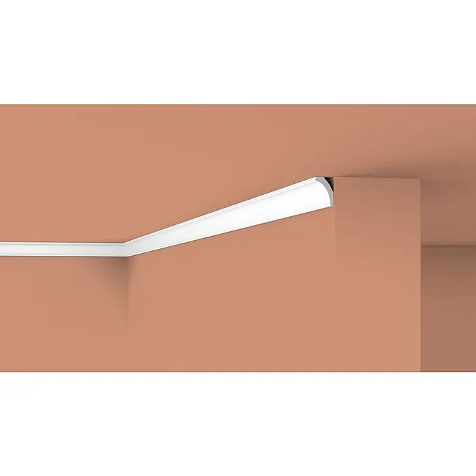 Nmc Decoflair Zierprofil Deckenleiste C6 - 2 m x 20 mm x 30 mm, Hochverdichtetes extrudiertes Polymer (HDPS) - Eine weiße, moderne LED-Deckenleuchte ziert die Ecke eines Raumes mit terrakottafarbenen Wänden und sorgt für indirekte Beleuchtung.