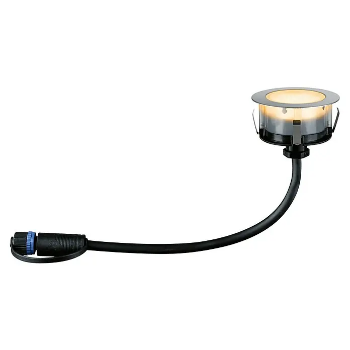 Paulmann Plug & Shine Basis-Set Floor Mini insektenfreundlich - Silber, IP67, Durchmesser: 6,3 cm - Eine Nahaufnahme einer Bodeneinbauleuchte mit Kabel und blauem Stecker. Das Licht der Leuchte strahlt warm und einladend.