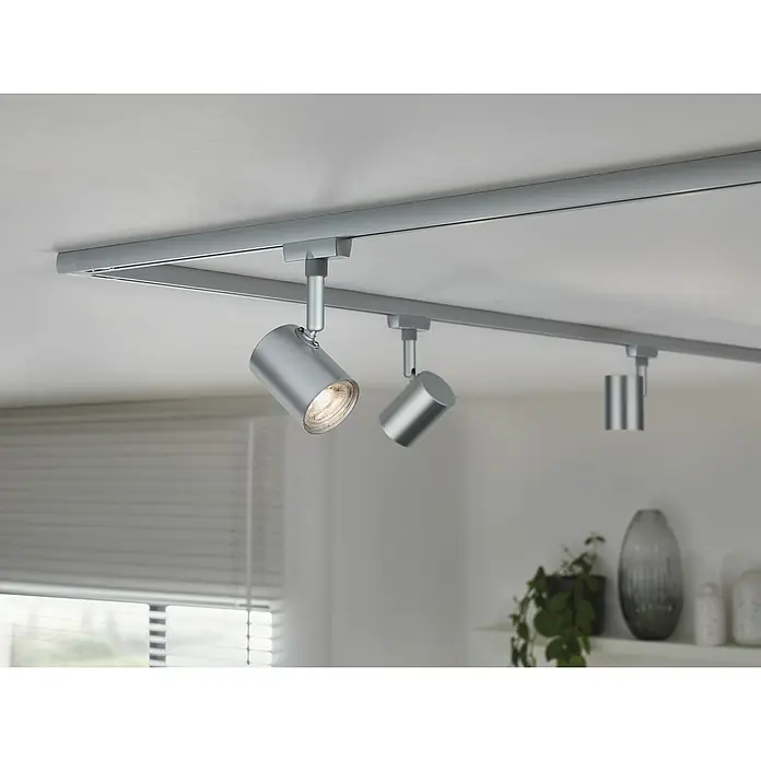 Paulmann URail LED-Spot Limba - Chrom-matt, 5 x 7 x 15 cm - Nahaufnahme einer modernen silbernen Deckenleuchte mit verstellbaren Spots für flexibles Licht im Raum.