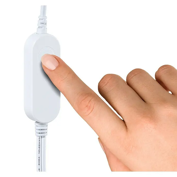 Paulmann SimpLED LED-Band-Set RGB 3 in 1 ZIGBEE - Länge: 5 m, Lichtfarbe: RGB, 20 W, 450 lm, 230 V - Finger drückt den Knopf am Inline-Dimmer für LED-Streifen zur Helligkeitssteuerung, praktische Lösung für indirekte Beleuchtung.