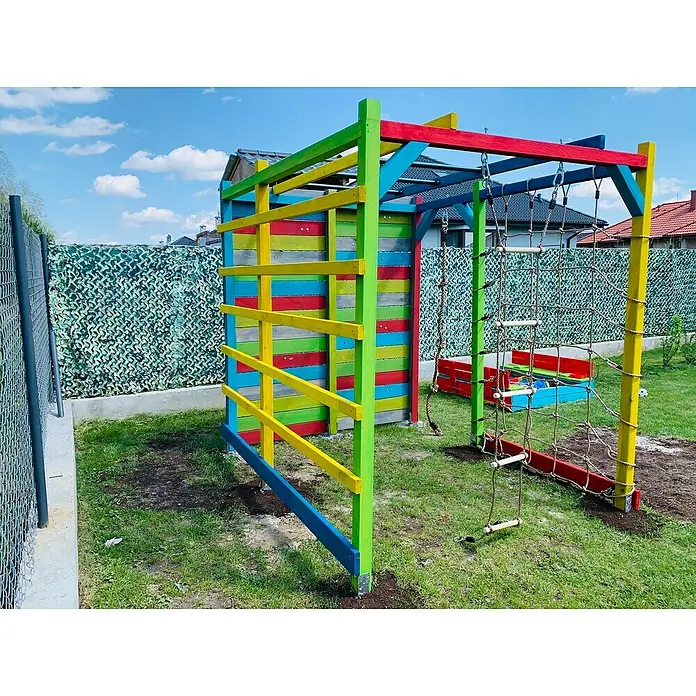 Kinderspielturm Kubisch Zeta - L x B x H: 225 x 185 x 210 cm - Bunter Kinderspielplatz mit Kletterwand, Seilnetz und Schaukel im Garten. Ideal für aktive Kinder und sommerlichen Spielspaß im Freien.