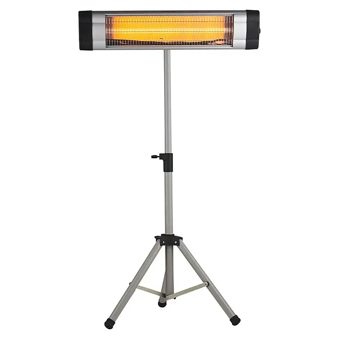 Purline Estufa de pie infrarrojos Heaty EXC 30 - 10 x 101 x 180 cm, 3.000 W - Un calentador de patio plateado de pie con una base de trípode y un elemento calefactor naranja brillante.