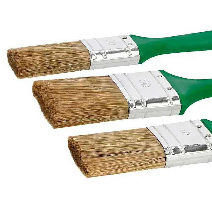 Lasur-Acryl-Pinsel-Set - 3 -tlg. - Nahaufnahme von drei Lackpinseln mit grünen Griffen und hellbraunen Borsten.