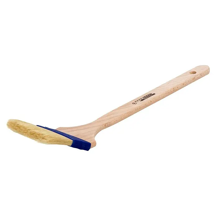 Profi Depot by Storch-Ciret Eckenstreicher - Breite Borsten: 75 mm, Mischborsten, Holz, 42,5 cm - Ein Detailbild einer Profidepot Heizkörperbürste mit blauem Griff und hellen Borsten, perfekt zum Reinigen schwer erreichbarer Stellen.