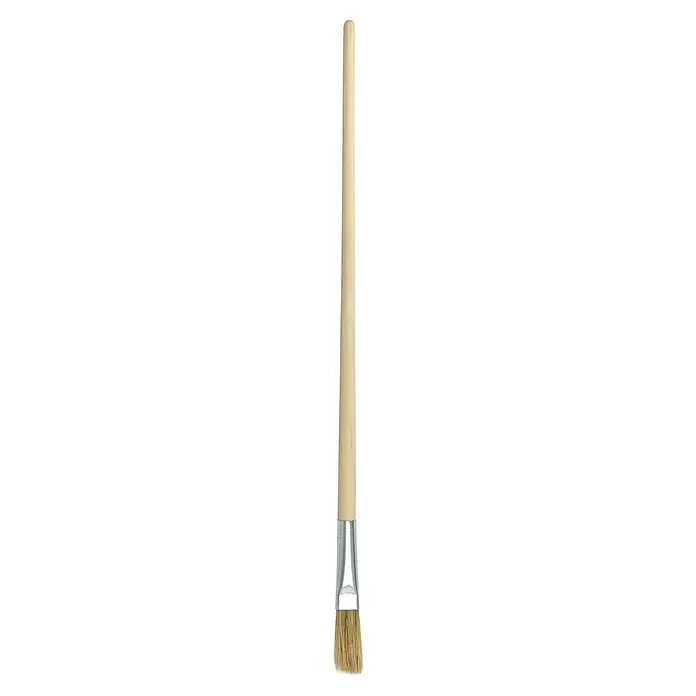 swingcolor Komfort Strichzieher Flach - Größe Pinsel: 14, Chinaborsten, Holz - Nahaufnahme eines Pinsel mit Holzgriff und silberner Zwinge, dessen Borsten hell und weich sind. Ideal für präzise Farbaufträge.