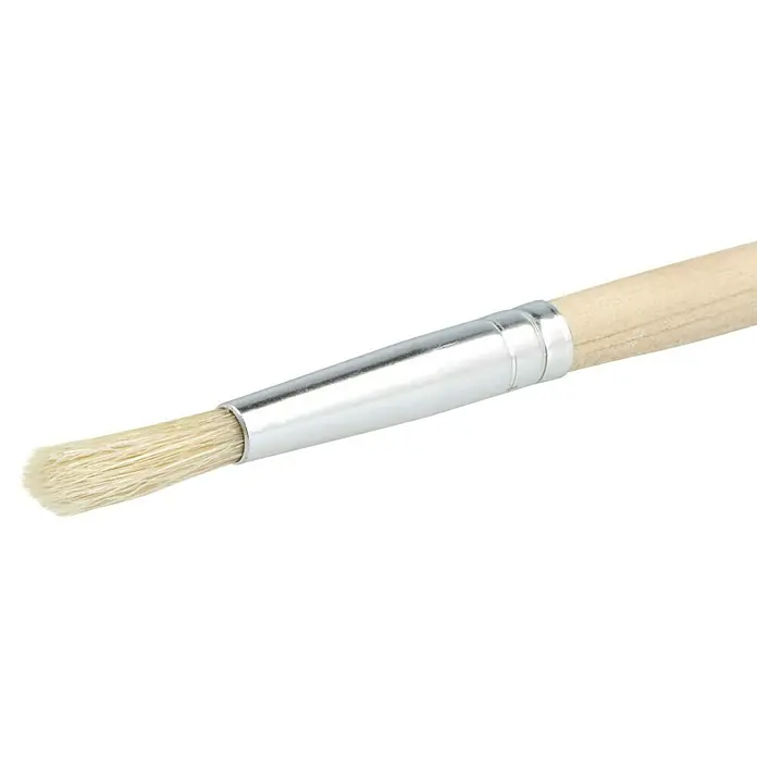 swingcolor Komfort Strichzieher Rund - Größe Pinsel: 10, Chinaborsten, Holz - Detailaufnahme eines runden Reinigungspinsels mit Holzgriff und silberner Zwinge vor schwarzem Hintergrund. Perfekt für präzise Reinigungsarbeiten.