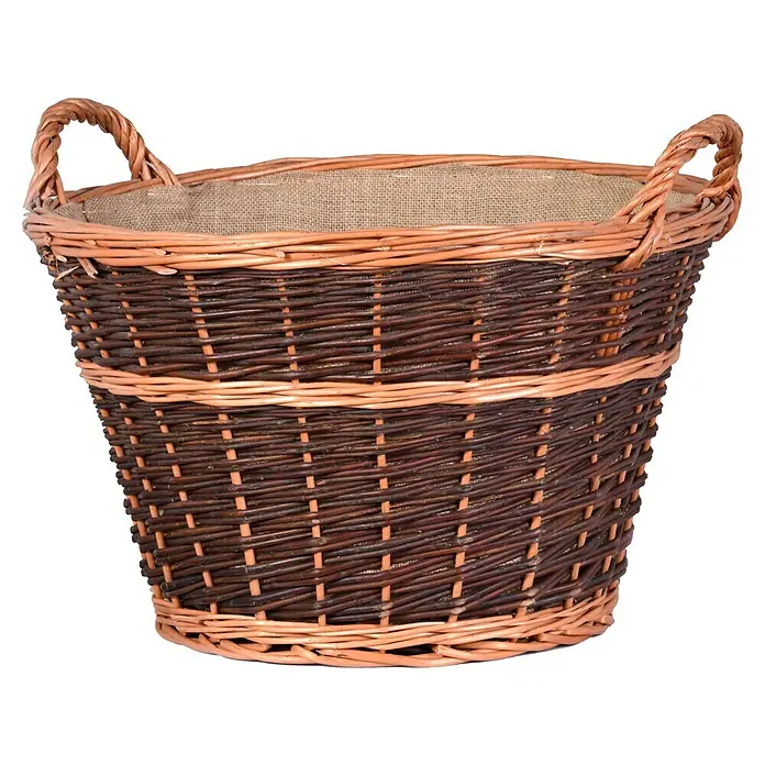 Firefix Weidenkorb - 37 x 50 x 53 cm, Braun - Ein rustikaler Weidenkorb mit zwei Griffen und einem Stoffeinsatz. Der Korb hat ein dekoratives Design mit hellen und dunklen Flechtstreifen.