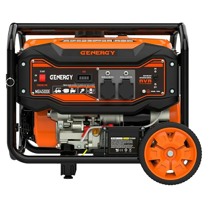 Genergy Generador MG4500 E-Start - 4 kW, Volumen del depósito: 13 l, Consumo: 1,4 l/h - Toma de un generador portátil Genergy, modelo MG4500E, con tonos de color naranja y negro.