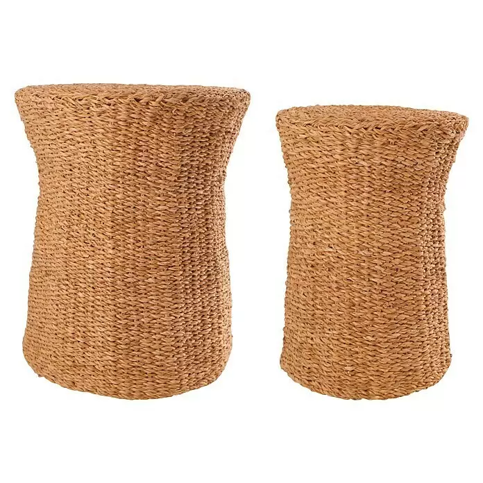 Beistelltisch Trichter - 1 Stk., Ø x H: 38 x 45 cm, Natur - Zwei hellbraune Hocker aus geflochtener Naturfaser.