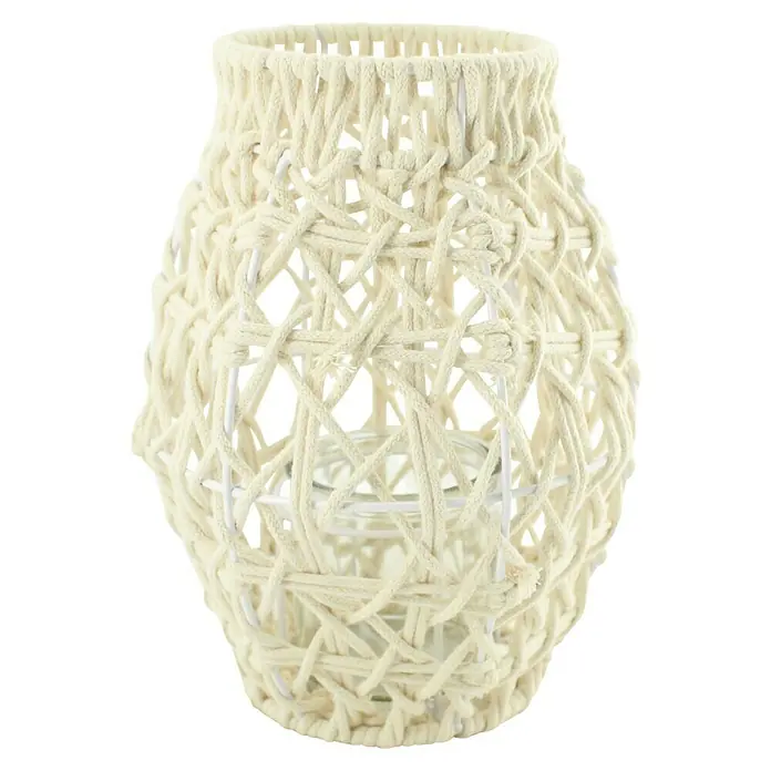 Windlicht Makramee - Ø x H: 18 x 24 cm, Creme - Dekoratives Windlicht mit cremefarbener Kordel um einen weißen Metallrahmen gewickelt, ideal für gemütliche Abende.