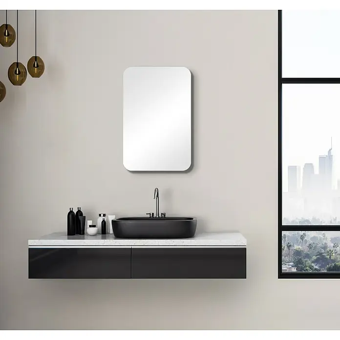 DSK Spiegelschrank Square - B x H: 40 x 60 cm, Schwarz - Ein moderner Waschtisch mit schwarzem Becken, Spiegel und stilvollen Accessoires vor einem hellen Hintergrund.