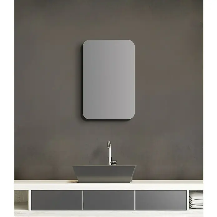 DSK Spiegelschrank Square - B x H: 40 x 60 cm, Schwarz - Eine moderne Badezimmerarmatur mit einem rechteckigen Waschbecken, einem schlanken Spiegel und einer weißen Ablage für ein minimalistisches Design.