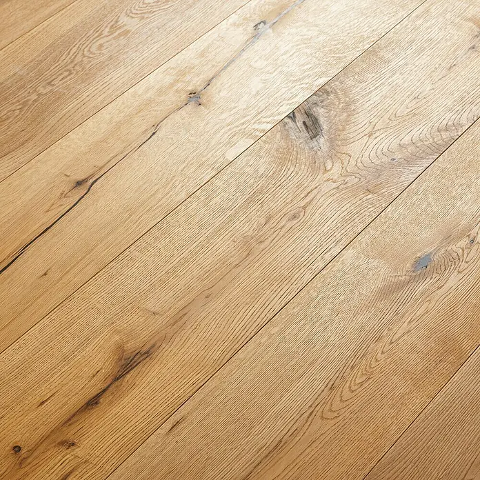 Parkettmuster Eiche Wien - 300 x 190 x 14 mm, Landhausdiele - Helles Eichenparkett mit Astlöchern und Maserung. Eine attraktive und natürliche Bodenbelagsoption für jeden Raum.