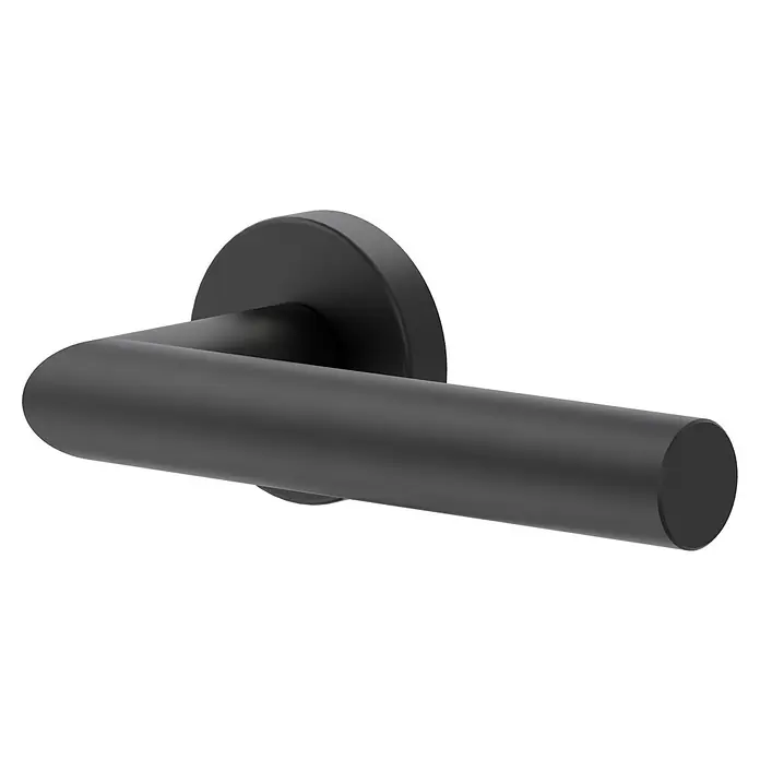 Diamond Doors Zimmertürgarnitur L-Form Premium Smart2Lock rechts - Stärke Tür: 38 mm - 45 mm, L-Form, Schwarz, DIN Anschlag: Rechts, Passend für: Türen ohne Schlüssellochbohrung, Türen mit Schlüssellochbohrung benötigen zusätzlich eine Blindrosette - Nahaufnahme eines mattschwarzen Türgriffs mit rundem Rosettendesign, das moderne Eleganz und Funktionalität vereint. Perfekt für stilvolle Innenräume.