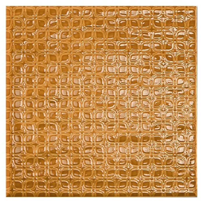 BHS Showroom Revestimiento de pared Rain Decor - 22,3 x 22,3 cm, Kaki, Brillante - Primer plano de una baldosa color caramelo, con un diseño geométrico en relieve repetitivo, ideal para una decoración de pared elegante.