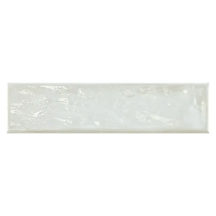 BHS Showroom Revestimiento de pared Rain - 7,5 x 30 cm, Bianco, Brillante - Una sola baldosa de pared blanca brillante y alargada con una superficie ligeramente irregular que crea una apariencia texturizada.