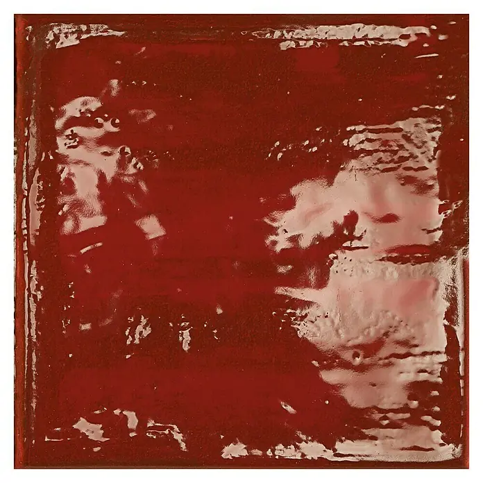 BHS Showroom Revestimiento de pared Rain - 22,3 x 22,3 cm, Cuadrado, Bordeaux, Brillante - Detalle de una baldosa de cerámica roja brillante, mostrando un color rico y profundo para diseños de suelos o paredes.