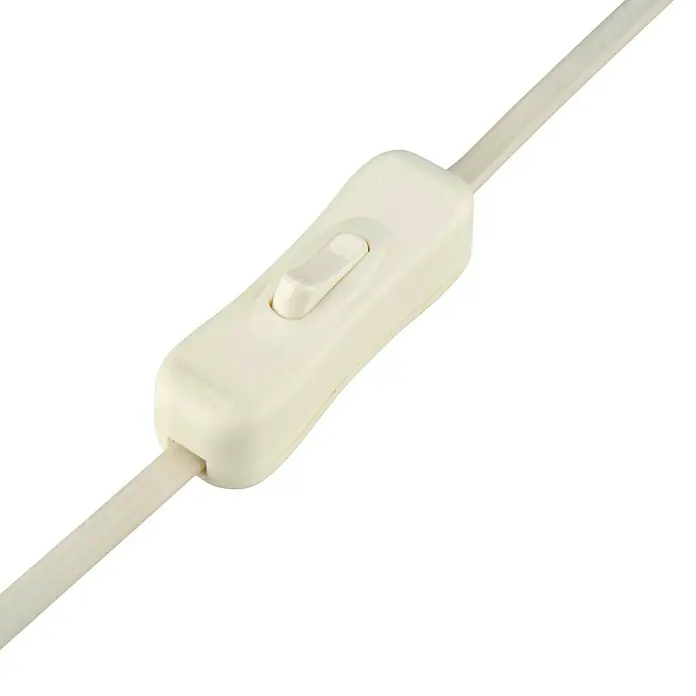 Voltomat Anschlusskabel - 2 m, H03VV-F, Aderquerschnitt: 0,75 mm², Weiß - Nahaufnahme eines beigefarbenen Schnurschalters an einem Kabel mit einem kleinen Schalter in der Mitte. Er wird verwendet, um das Licht ein- und auszuschalten.