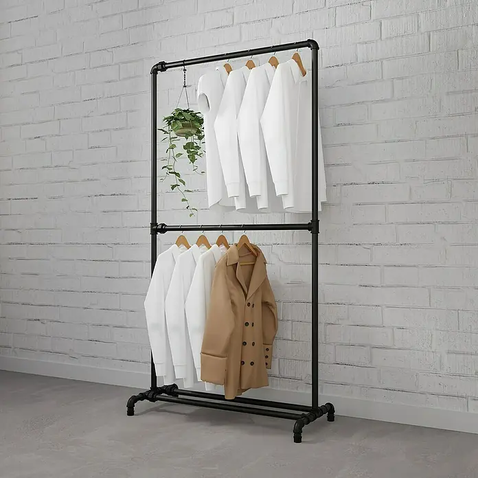Walteco Rusticline Reduzierstück 3/4“ x 3/4“ Tube - Stahl, Schwarz, 2 Stk. - Kleiderständer aus Rohr mit Kleidung und Pflanze. Der robuste Ständer bietet viel Platz für Kleidung und verleiht jedem Raum einen industriellen Touch.