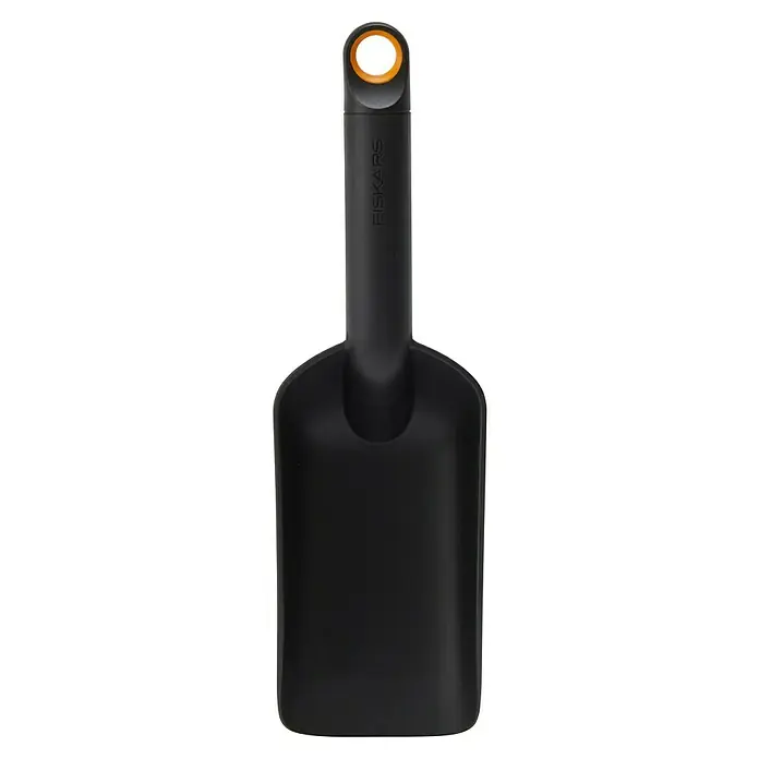 Fiskars Pflanzkelle - 29,1 cm - Schwarze Fiskars Pflanzkelle mit orangefarbener Aufhängung zur einfachen Gartenarbeit und Pflanzenpflege.
