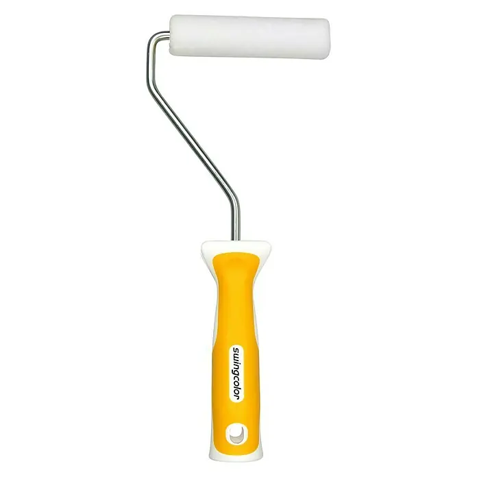 swingcolor Premium Lackierroller 2K - Breite Walze: 10 cm, Bügelstärke: 6 mm, Bügellänge: 15 cm - Nahaufnahme eines Swingcolor Farbrollers mit gelbem Griff und weißer Rolle, ideal zum Malen und Renovieren.