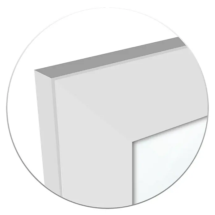 Espejo de pared Lincoln - 45 x 147 cm, Blanco - Primer plano de un marco de fotos blanco que muestra un estilo moderno y minimalista. Ideal para enmarcar obras de arte y fotos.