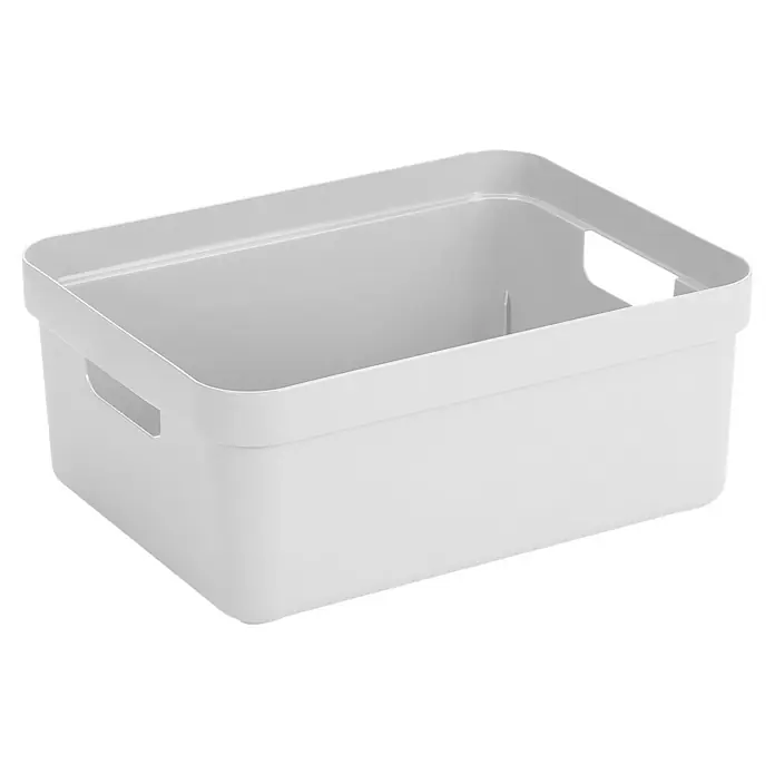 Sunware Aufbewahrungsbox Sigma Home - L x B x H: 44,5 x 34,5 x 18,3 cm, Kunststoff, Weiß - Nahaufnahme einer weißen Kunststoffbox mit Griffen, ideal zur Aufbewahrung und Organisation von Gegenständen im Haushalt.