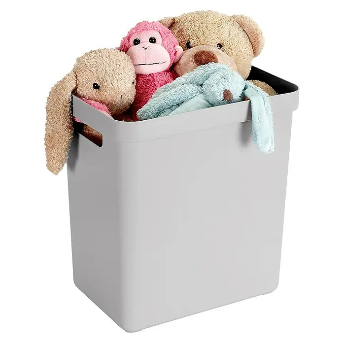 Sunware Aufbewahrungsbox Sigma Home - L x B x H: 35 x 24,6 x 36,3 cm, Kunststoff, Hellgrau - Ein grauer Aufbewahrungskorb, gefüllt mit verschiedenen Stofftieren, darunter ein Hase, ein Affe und ein Teddybär. Ideal zur Aufbewahrung.