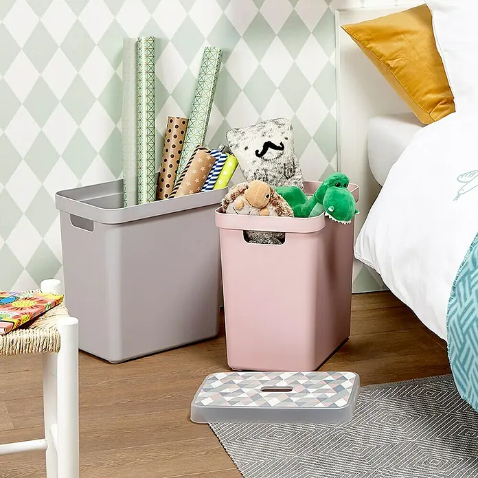 Sunware Aufbewahrungsbox Sigma Home - L x B x H: 35 x 24,6 x 36,3 cm, Kunststoff, Hellgrau - Zwei Aufbewahrungsboxen, eine graue mit Geschenkpapier und eine rosa Box mit Spielzeug, sorgen für Ordnung im Kinderzimmer.