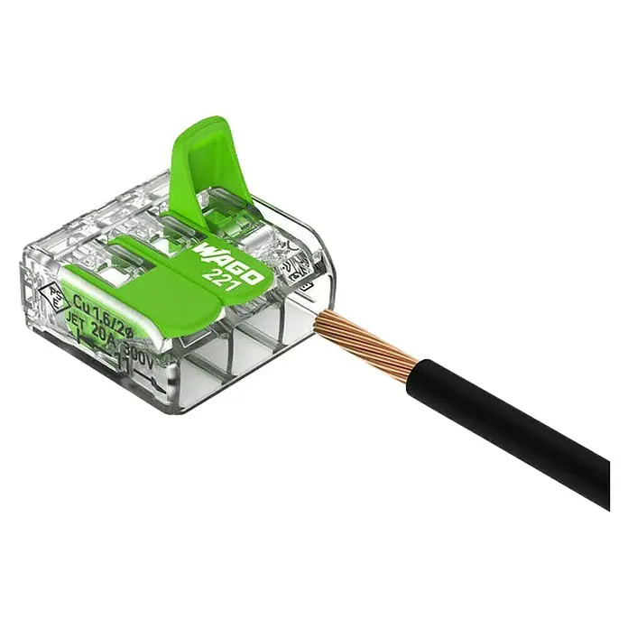 Wago Hebelklemme Green Range 221-423 - Anzahl Leiter: 3 Stk., 4 mm², 50 Stk. - Wago 221 Verbindungsklemme mit offenem Hebel und einem eingeführten stromführenden Kupferdraht, der mit schwarzem Gummi isoliert ist.