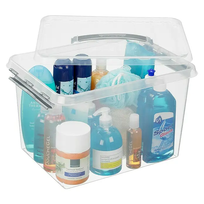 Sunware Aufbewahrungsbox Q-Line - L x B x H: 40 x 30 x 26 cm, Kunststoff, Transparent, Farbe Griff: Schwarz - Eine durchsichtige Plastikbox, gefüllt mit einer Auswahl an Bade- und Körperpflegeprodukten, darunter Seife, Duschgel und Badesalz.
