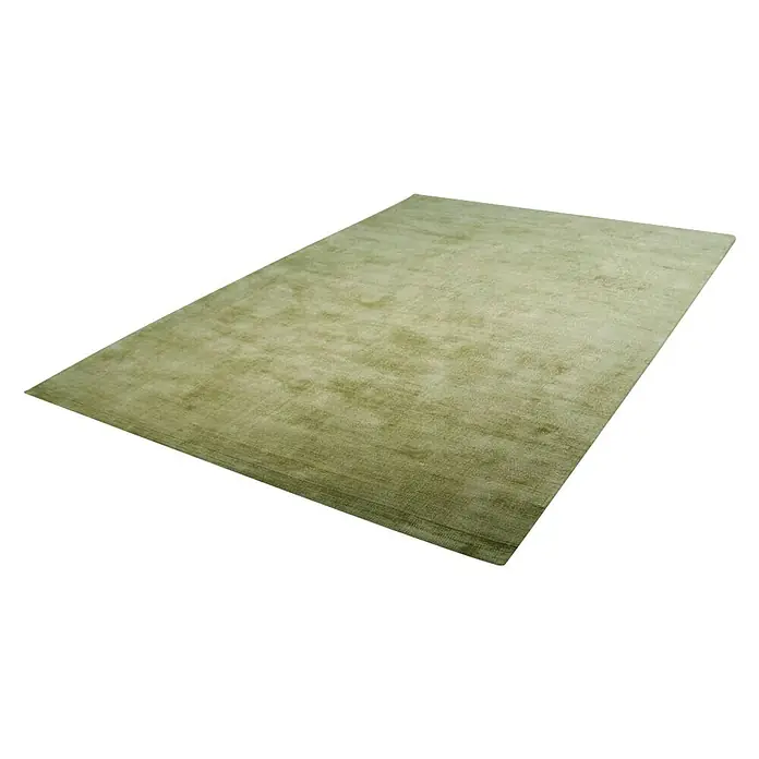 Kayoom Kurzflorteppich Luxury - Edelgrün, 290 x 200 cm, 100 % Viskose - Ein grüner Teppich, der eine weiche und einladende Textur zeigt. Ideal, um jedem Raum Wärme und Stil zu verleihen.