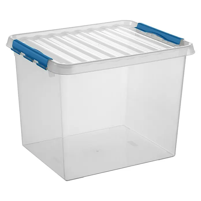 Sunware Aufbewahrungsbox Q-Line - L x B x H: 50 x 40 x 38 cm, Kunststoff, Transparent, Farbe Griff: Blau - Ein durchsichtiger Kunststoffbehälter mit Deckel und blauen Griffen, ideal für die Aufbewahrung.