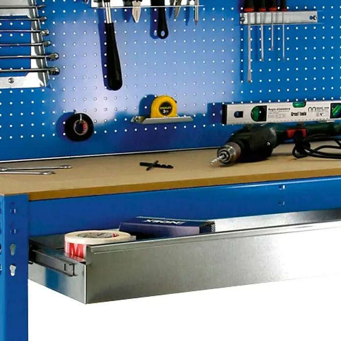 Simonrack Simonwork Werkbank BT3 Box 900 - L x B: 61 x 91 cm, Arbeitshöhe: 144,5 cm, Belastbarkeit: 400 kg, Blau - Werkbank mit Werkzeugen und Zubehör, inklusive Schraubenschlüssel, Hammer, Maßband, Bohrmaschine und Schublade mit Klebeband.