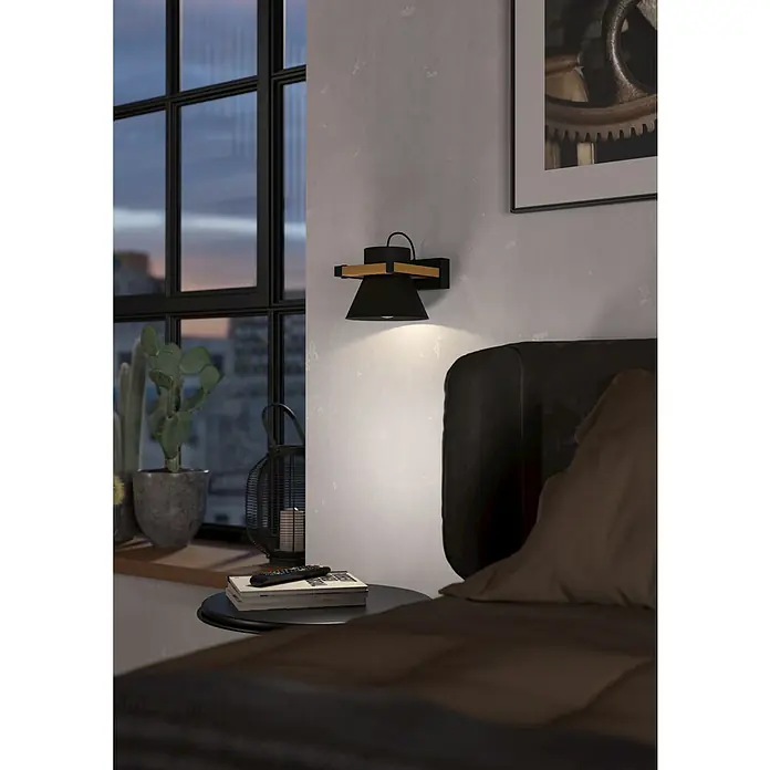 Eglo Maccles Aplique de pared - 15 W, L x An x Al: 18 x 18 x 15 cm, Negro y Madera, E27 - Elegante lámpara de pared en negro y aspecto de madera, creando un ambiente acogedor en el dormitorio. Perfecta como lámpara de lectura.