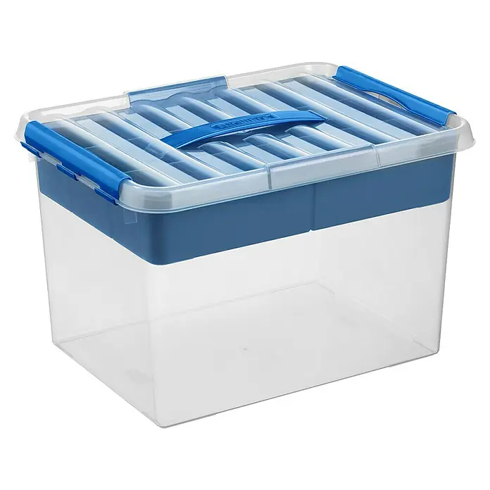 Sunware Aufbewahrungsbox Q-Line - L x B x H: 40 x 30 x 26 cm, Kunststoff, Transparent/Blau - Ein rechteckiger, transparenter Kunststoffbehälter mit blauem Deckel und Griff zur Aufbewahrung.