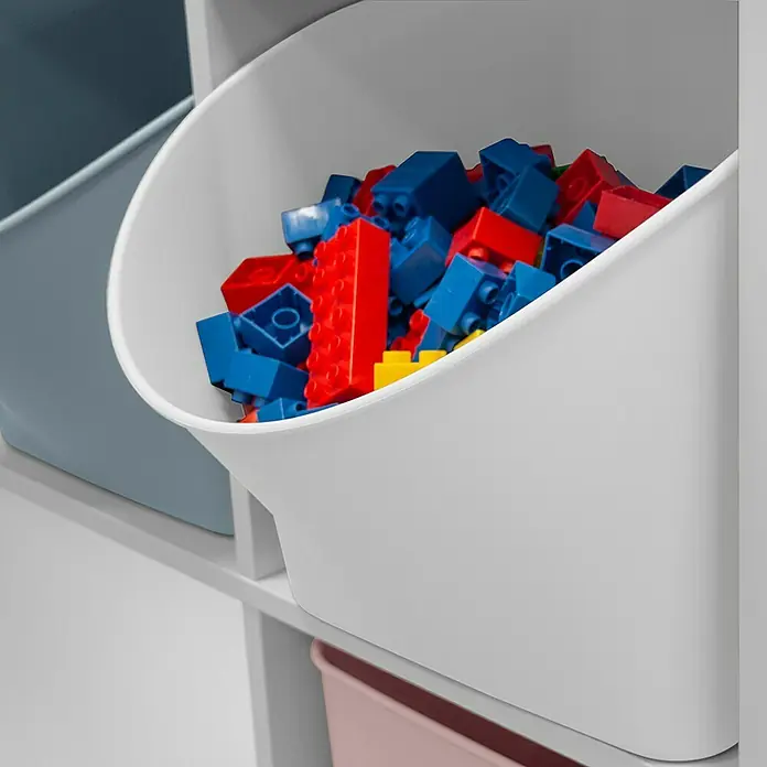 Sunware Aufbewahrungsbox Spielzeugbox - L x B x H: 42,5 x 32,5 x 31,5 cm, Fassungsvermögen: 27 l, Weiß - Ein weißer Behälter gefüllt mit bunten Bauklötzen in einem Regal. Ideal zur Aufbewahrung von Spielzeug im Kinderzimmer.